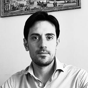 Avvocato Aniello Cozzolino a Napoli